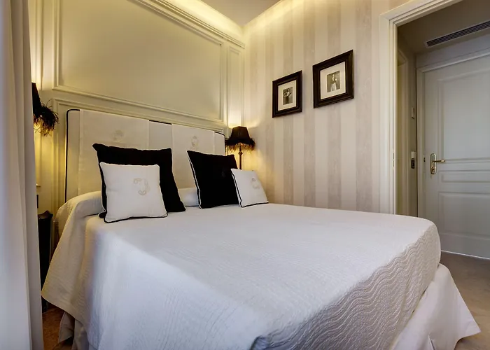 בית הארחה Profumo Maison Colosseo 4*